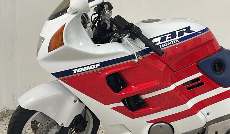 
								HONDA CBR 1000 F full									