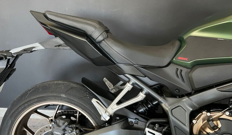 
								Usada Naked Honda CB650R 13.000 649cc 7290 2024 Manual full									